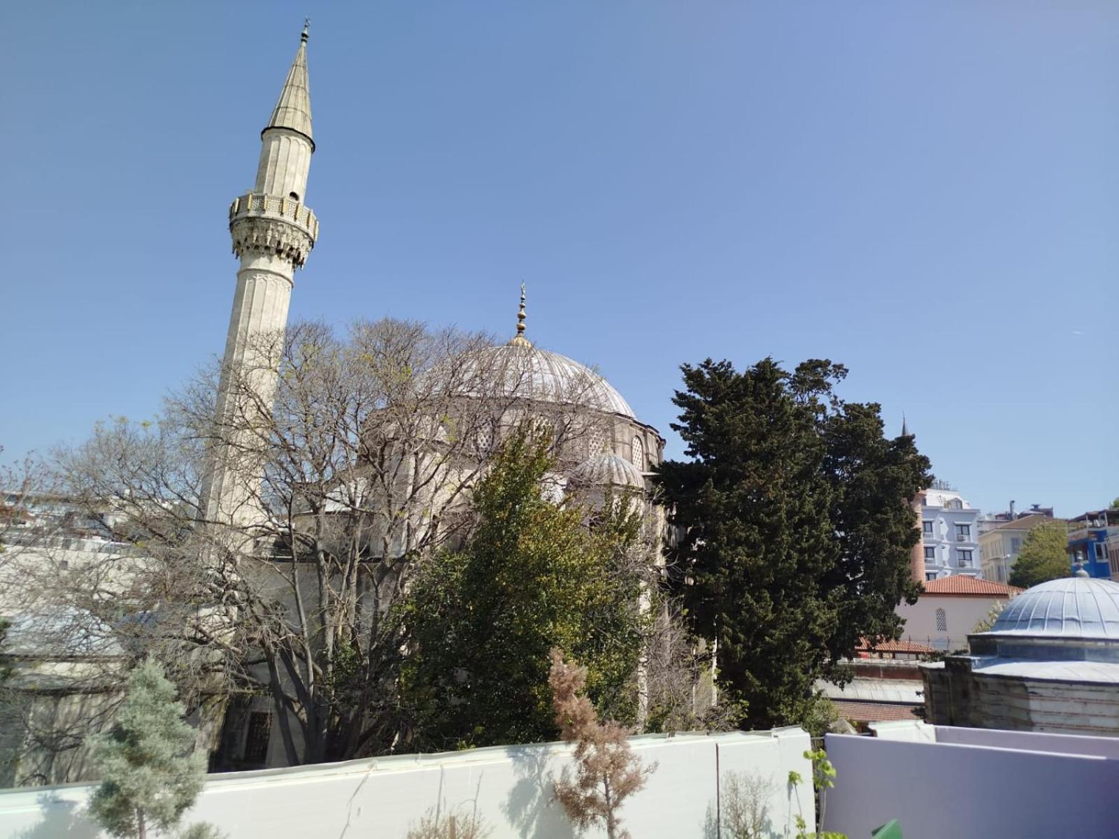 Emirhan Guesthouse & Suites Istanbul Exterior photo